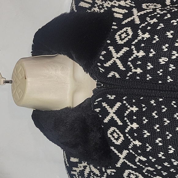 YARNWORKS Ramie Wool Blend Full Zipper Sweater Faux Fur Collar Lightweight L Blk - Picture 2 of 6